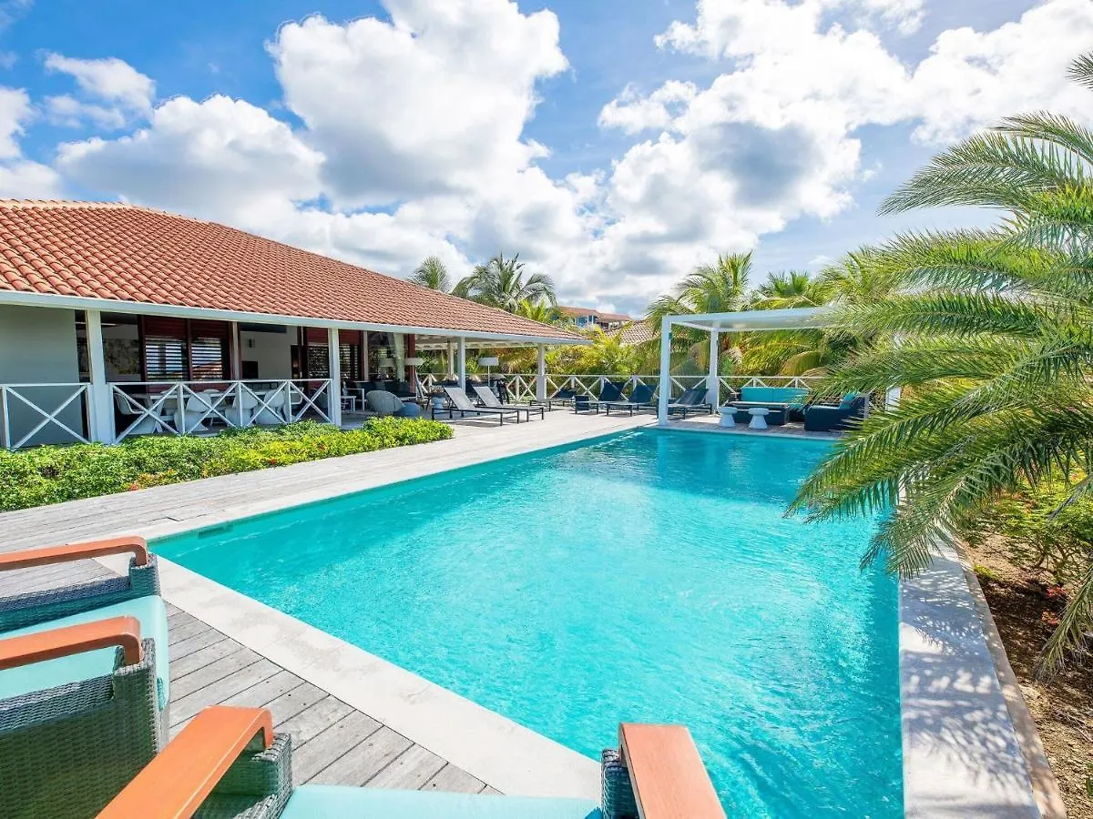 Luxurious Villa In Jan Thiel With Pool contacts